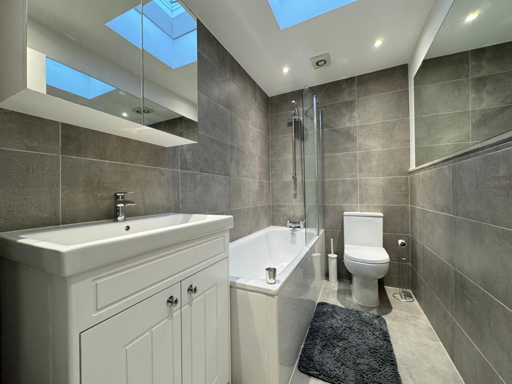 Charming 4bd 6 Mins From Nine Elms Station Hébergement de vacances Londres