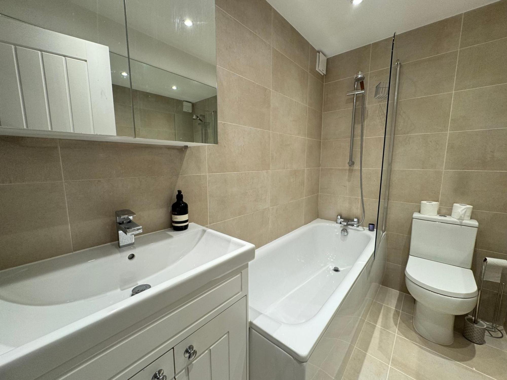 Hébergement de vacances Charming 4bd 6 Mins From Nine Elms Station Londres