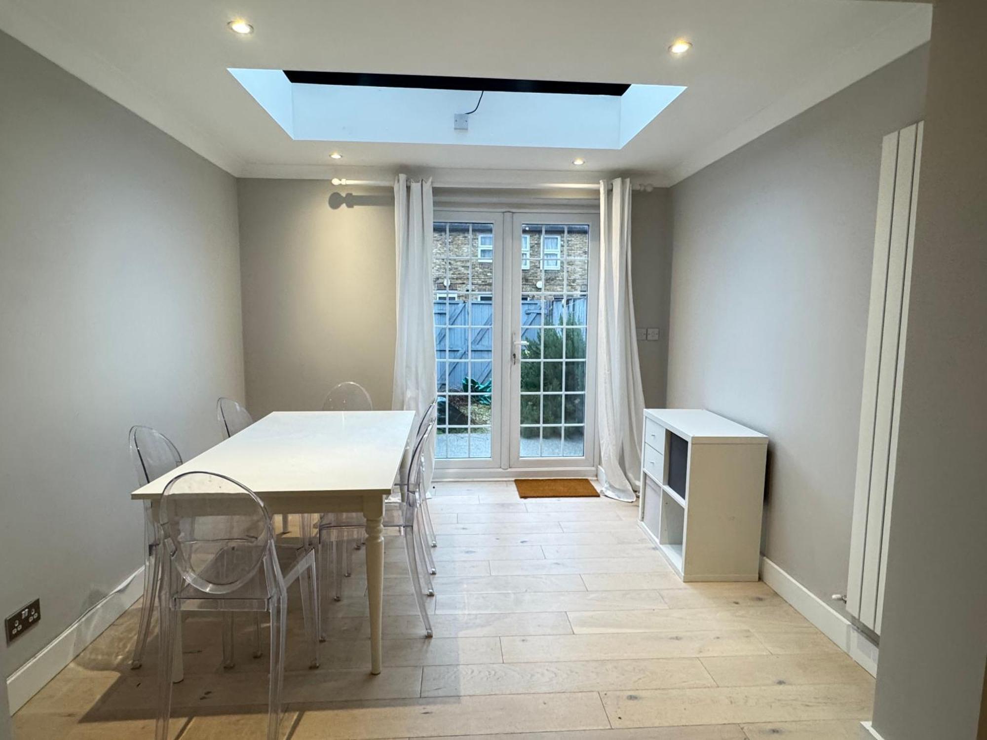Charming 4bd 6 Mins From Nine Elms Station * Londres