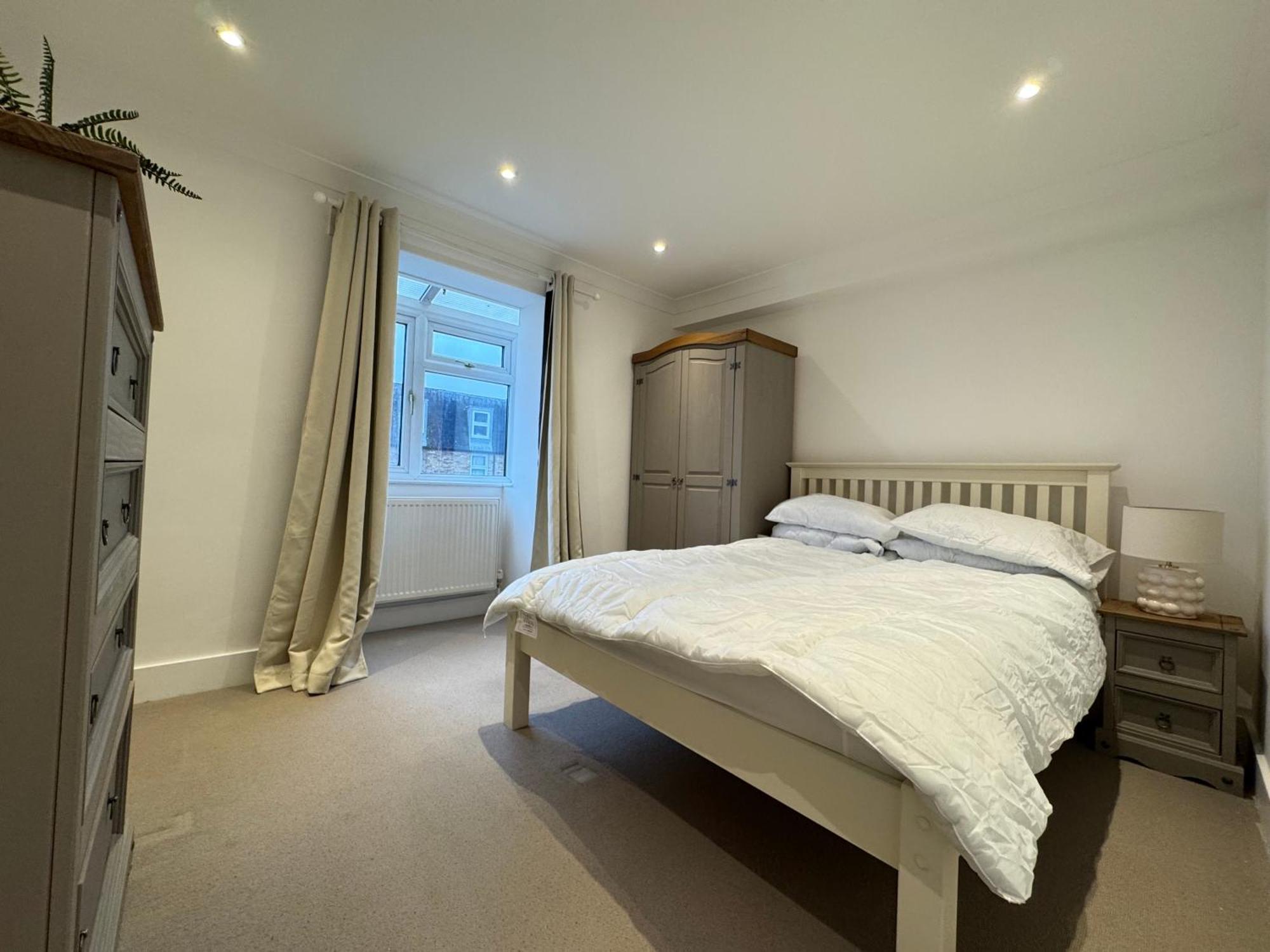 Charming 4bd 6 Mins From Nine Elms Station * Londres