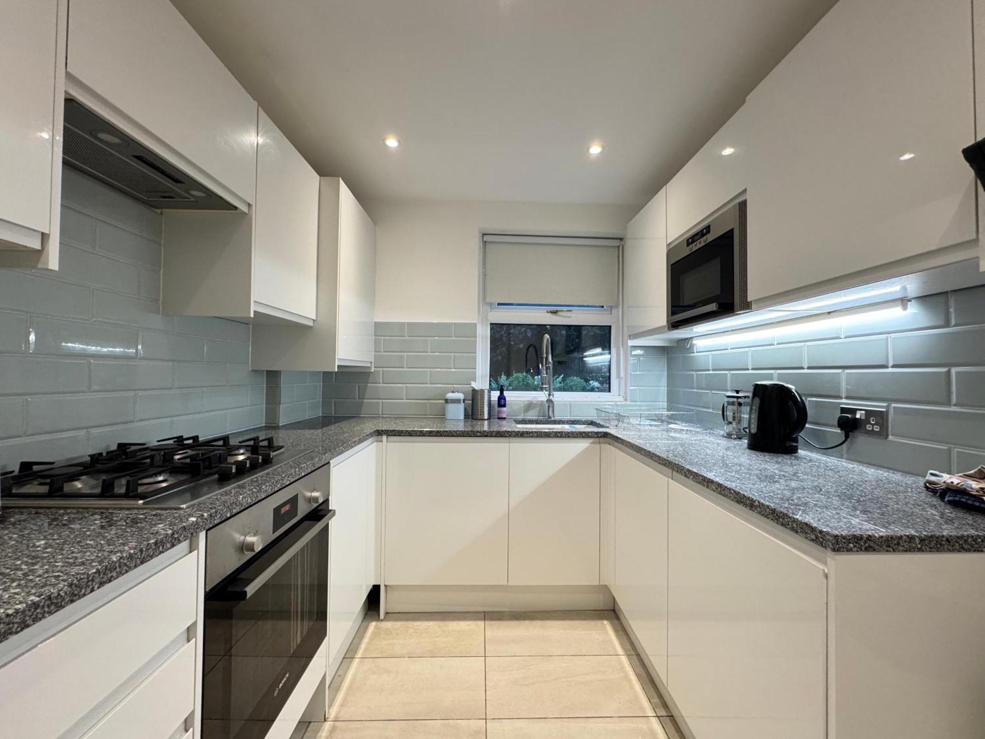 Charming 4bd 6 Mins From Nine Elms Station